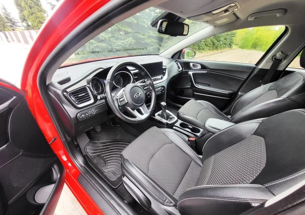 Kia Ceed cena 50900 przebieg: 60950, rok produkcji 2020 z Łomianki małe 121